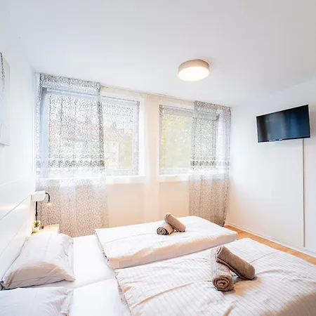 Modern Und Renoviert Norimberk