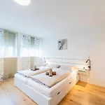 Modern Und Renoviert 公寓 *